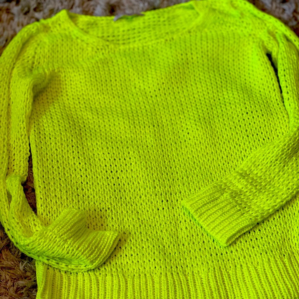 Gap sweater
